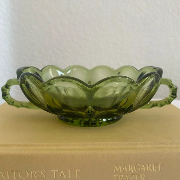 Avocado green Anchor Hocking glass candy dish. Double handle sauce bowl - Picture 1 of 4